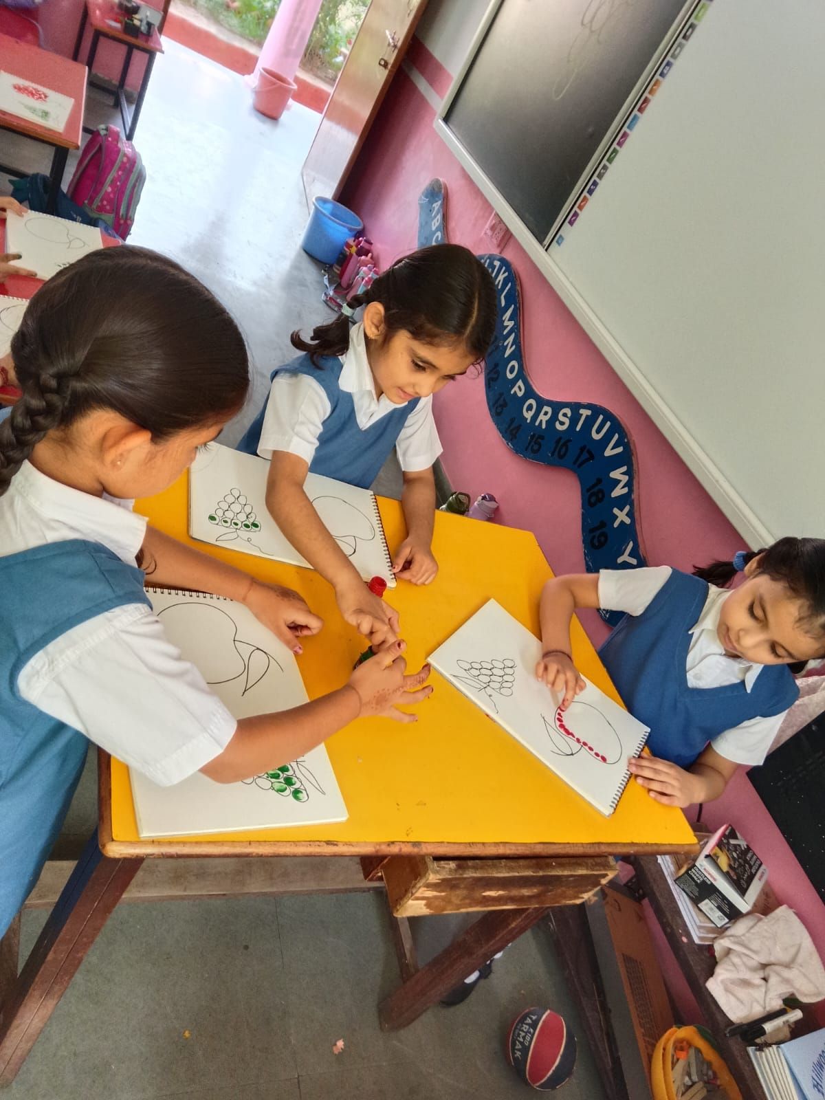 KG Kids: Finger Dabbing Activity